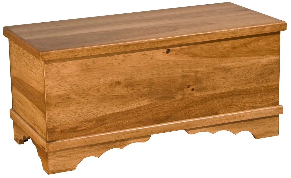 Hamlyn Blanket Chest in Hickory