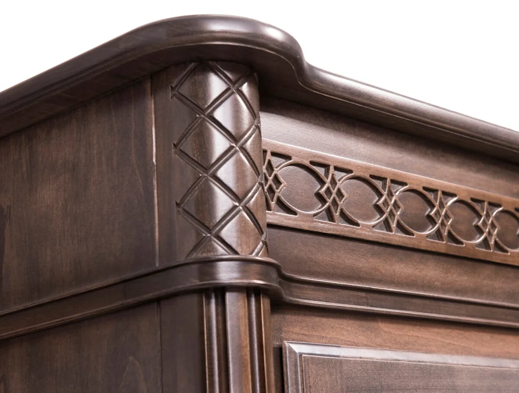 Curved Detail on Front