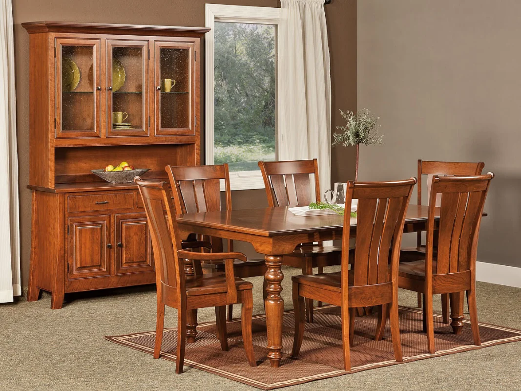 Zippelli Dining Room Set