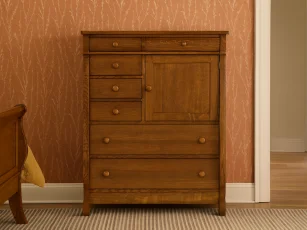 Victoria Sleigh Bachelor's Chest