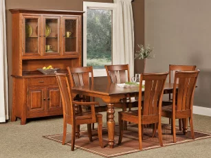 Zippelli Dining Room Set