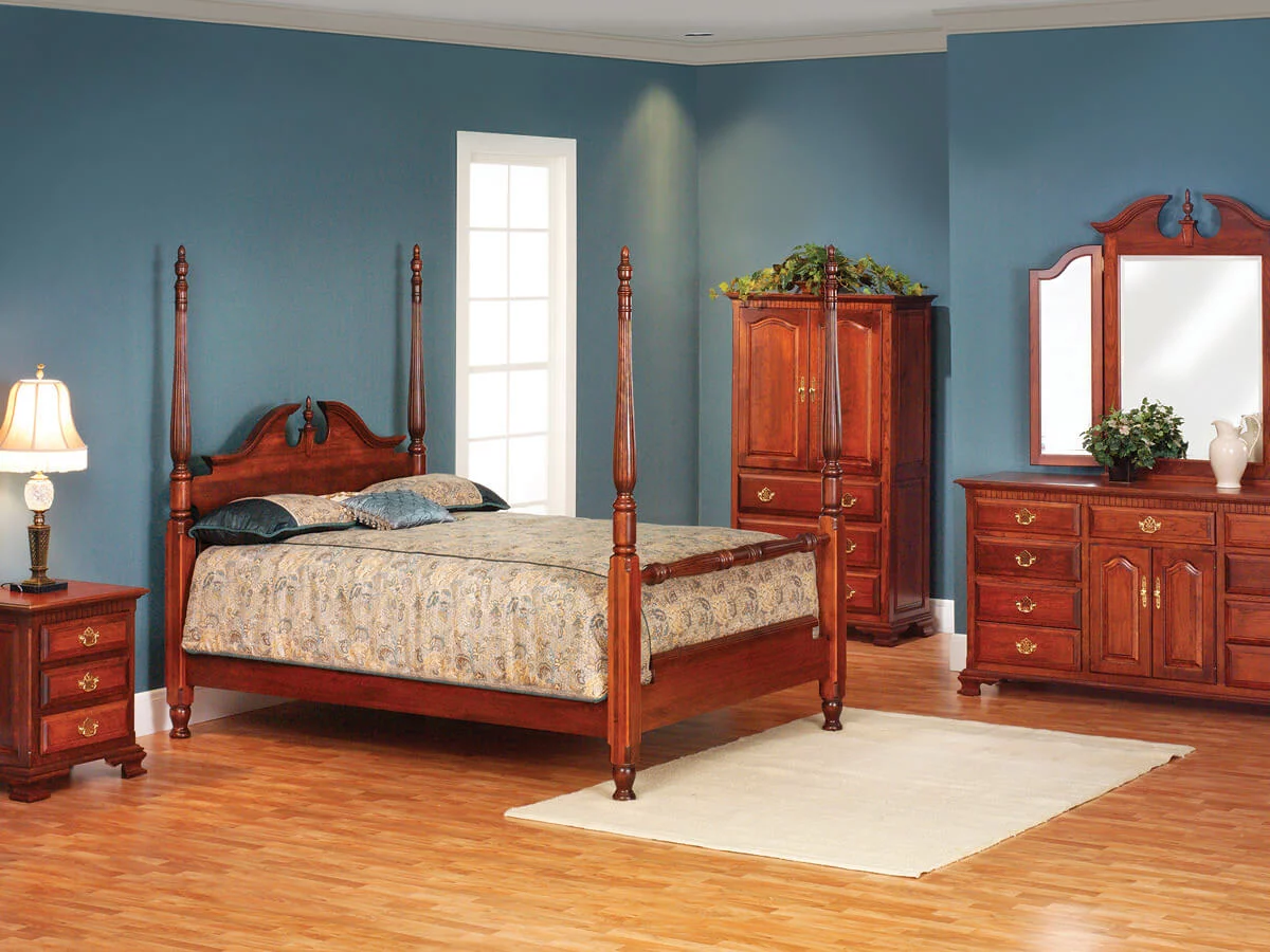 Elizabeth’s Tradition Bedroom Set image 1